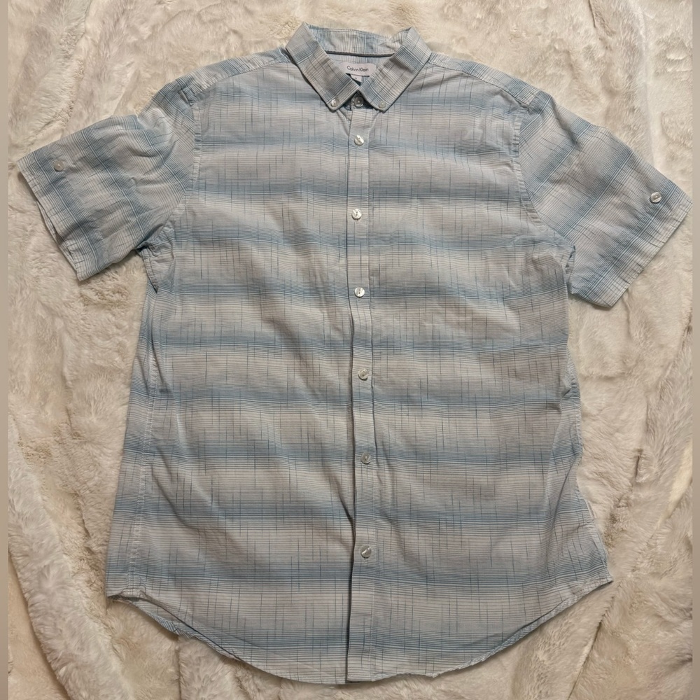 Calvin Klein Men's Light Blue Button-up Short Sleeve Shirt